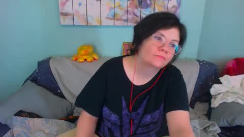 Everly online show from 02/15/26, 05:37