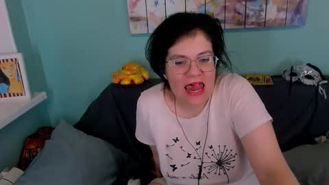 Everly online show from 03/16/26, 10:14