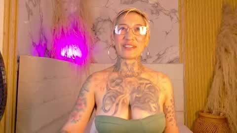 Snapshot of everlyn_sexx chatting on 03/29/26, 12:49 everlyn_sexx online show from 03/29/26, 12:49