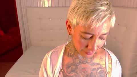 Snapshot of everlyn_sexx chatting on 03/31/26, 01:44 everlyn_sexx online show from 03/31/26, 01:44