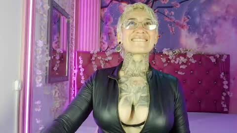 Snapshot of everlyn_sexx chatting on 04/17/26, 01:58 everlyn_sexx online show from 04/17/26, 01:58