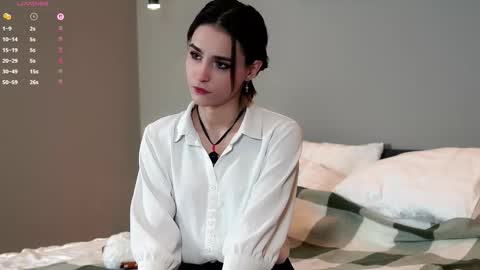 Snapshot of evervessi chatting on 10/25/25, 04:20 Anita online show from 10/25/25, 04:20