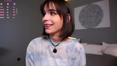 Snapshot of evervessi chatting on 11/11/25, 04:23 Anita online show from 11/11/25, 04:23