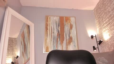 Snapshot of everyh chatting on 01/16/25, 10:44 Sophia online show from 01/16/25, 10:44