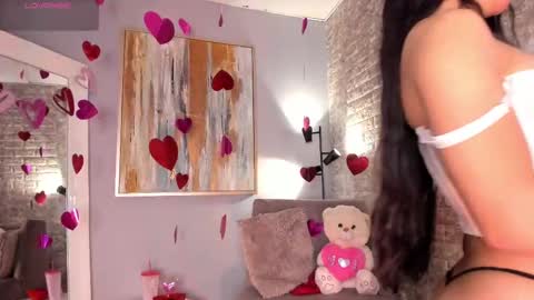 Snapshot of everyh chatting on 02/14/25, 07:54 Sophia online show from 02/14/25, 07:54