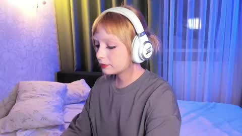 Snapshot of eves_eyes chatting on 11/13/25, 12:09 Forget me not eve on CB online show from 11/13/25, 12:09