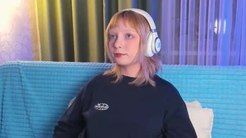 Snapshot of eves_eyes chatting on 11/16/25, 05:13 Forget me not eve on CB online show from 11/16/25, 05:13