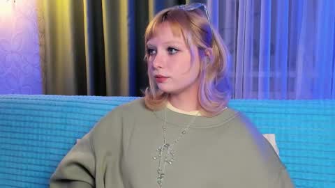 Snapshot of eves_eyes chatting on 11/22/25, 08:35 Forget me not eve on CB online show from 11/22/25, 08:35