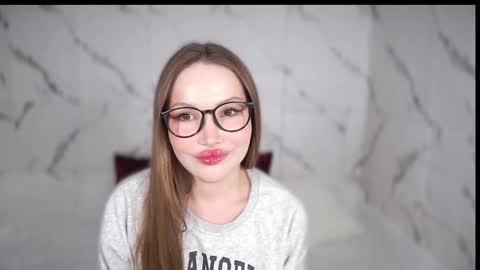 Snapshot of evesib chatting on 09/18/25, 10:01 Goddes 1 online show from 09/18/25, 10:01