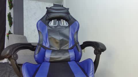 luis online show from 10/22/25, 11:04