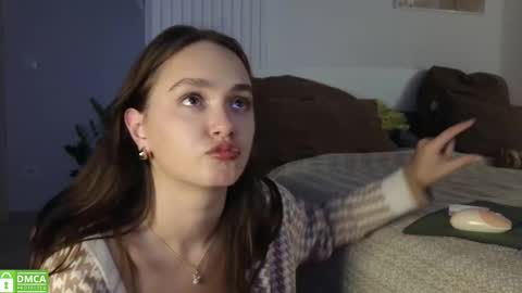 Snapshot of evi_woow chatting on 10/07/25, 09:12 evi_woow online show from 10/07/25, 09:12