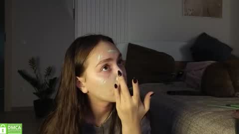 Snapshot of evi_woow chatting on 10/25/25, 06:43 evi_woow online show from 10/25/25, 06:43