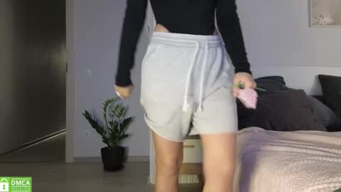 Snapshot of evi_woow chatting on 11/06/25, 06:31 evi_woow online show from 11/06/25, 06:31