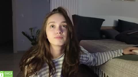 Snapshot of evi_woow chatting on 11/11/25, 10:21 evi_woow online show from 11/11/25, 10:21