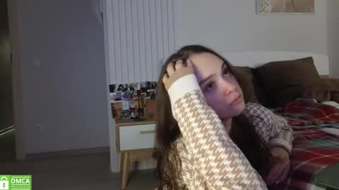 Snapshot of evi_woow chatting on 11/16/25, 10:04 evi_woow online show from 11/16/25, 10:04