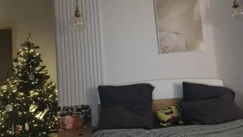 Snapshot of evi_woow chatting on 12/13/25, 09:20 evi_woow online show from 12/13/25, 09:20