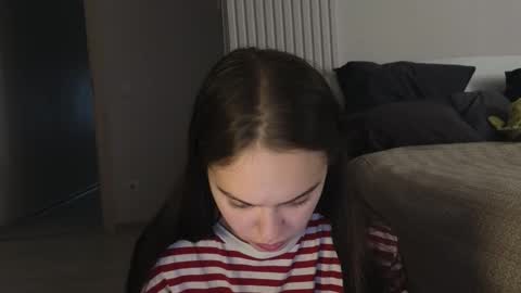 Snapshot of evi_woow chatting on 03/18/26, 10:35 evi_woow online show from 03/18/26, 10:35