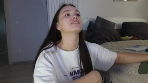 Snapshot of evi_woow chatting on 04/10/26, 11:31 evi_woow online show from 04/10/26, 11:31