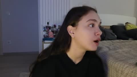 Snapshot of evi_woow chatting on 04/15/26, 11:05 evi_woow online show from 04/15/26, 11:05