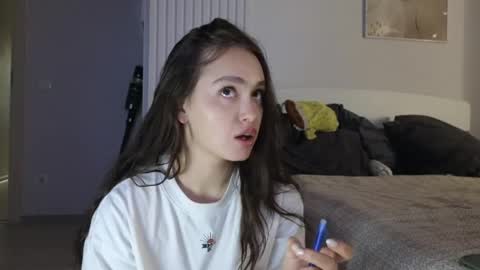 Snapshot of evi_woow chatting on 04/16/26, 11:07 evi_woow online show from 04/16/26, 11:07