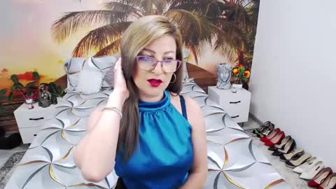 Snapshot of eviajoness chatting on 02/01/25, 01:44 Evia online show from 02/01/25, 01:44