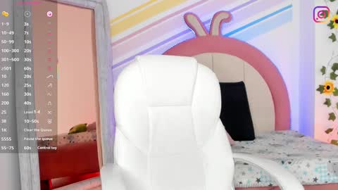 My name is Evie  nice to meet you  really get to know me better private is open  online show from 02/12/25, 06:30