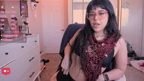 Snapshot of evie_luna chatting on 04/19/26, 12:54 Evie Luna online show from 04/19/26, 12:54