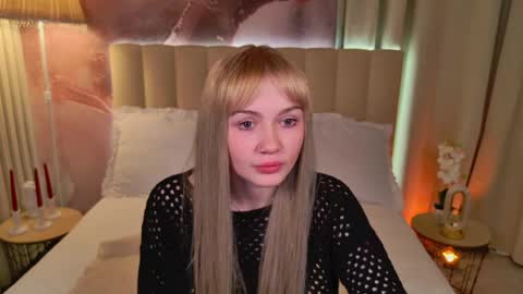 Snapshot of evie_mist chatting on 04/26/26, 07:00 Your cutie Evie online show from 04/26/26, 07:00