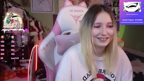 Evie online show from 12/24/24, 11:44