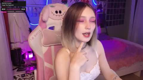 Evie online show from 10/17/25, 08:55