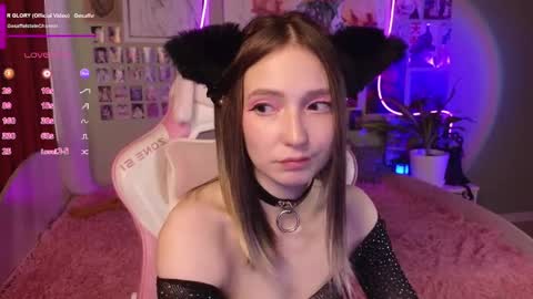 Snapshot of evie_rosen chatting on 05/08/26, 12:21 Evie online show from 05/08/26, 12:21