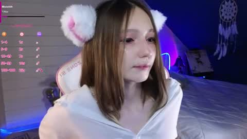 Snapshot of evie_rosen chatting on 06/16/26, 10:23 Evie online show from 06/16/26, 10:23
