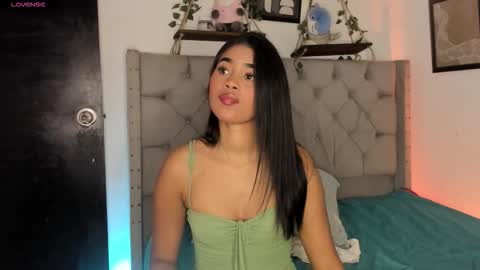 Ivi Alejandra  online show from 10/30/25, 02:29