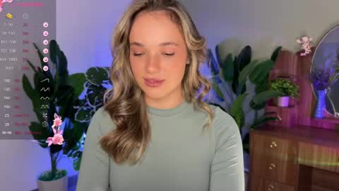 Snapshot of evielina chatting on 05/03/26, 12:05 evielina online show from 05/03/26, 12:05