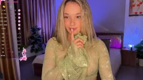 Snapshot of evielina chatting on 05/28/26, 11:57 evielina online show from 05/28/26, 11:57