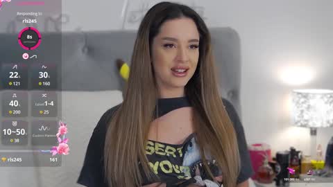 Snapshot of evierosie chatting on 01/20/25, 10:15 Evie online show from 01/20/25, 10:15