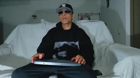 Snapshot of evil_boss1 chatting on 04/25/26, 06:16 evil_boss1 online show from 04/25/26, 06:16