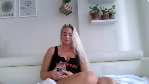 Badblondebunny online show from 10/03/25, 09:01