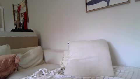 Snapshot of evillers1 chatting on 12/02/25, 05:41 Badblondebunny online show from 12/02/25, 05:41