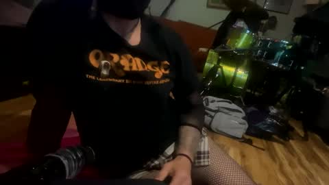 Snapshot of evilslutx chatting on 03/07/25, 01:09 Cloudia Kumz online show from 03/07/25, 01:09