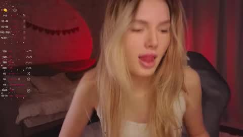 Evelyn online show from 11/16/25, 11:16