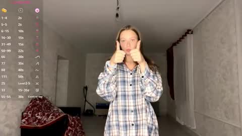 Snapshot of evonnesilvestre chatting on 09/18/25, 03:14 Eva online show from 09/18/25, 03:14