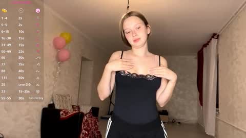 Snapshot of evonnesilvestre chatting on 09/21/25, 03:13 Eva online show from 09/21/25, 03:13