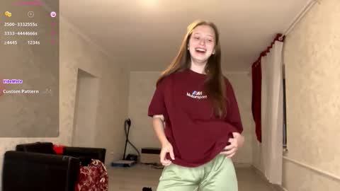 Snapshot of evonnesilvestre chatting on 09/22/25, 03:14 Eva online show from 09/22/25, 03:14