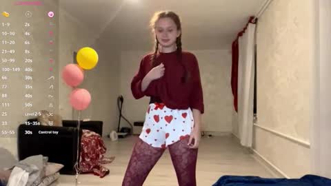 Snapshot of evonnesilvestre chatting on 09/24/25, 03:15 Eva online show from 09/24/25, 03:15