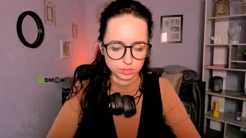 Snapshot of evtida_blossom chatting on 03/12/25, 11:53 Evi online show from 03/12/25, 11:53