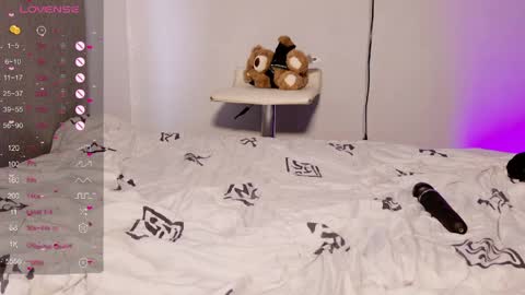 Snapshot of evva_foxxy chatting on 04/06/26, 04:19 evva_foxxy online show from 04/06/26, 04:19