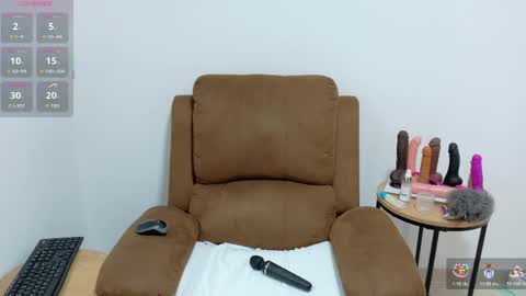 Snapshot of evvaa_moon chatting on 06/05/26, 12:44 evvaa_moon online show from 06/05/26, 12:44