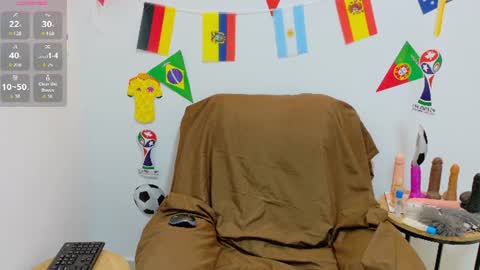 Snapshot of evvaa_moon chatting on 06/22/26, 12:35 evvaa_moon online show from 06/22/26, 12:35
