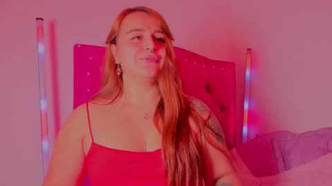 Snapshot of evy_orange1 chatting on 11/15/25, 04:10 EVY online show from 11/15/25, 04:10